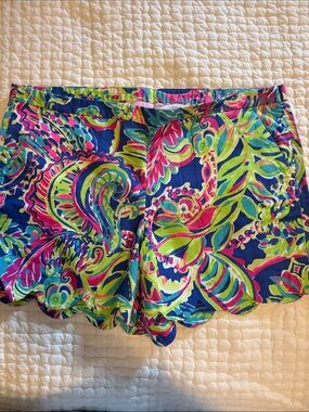 Lilly Pulitzer Neon Paisley Scallop Hem Shorts in Navy, Pink & Lime